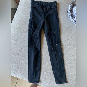 00Short Curve Rise Legging Extra Stretch American Eagle black tattered jeans